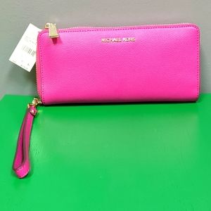 BRAND NEW GENUINE WOMENS HOT PINK MICHAEL KORS TRAVEL JET SET WRISLET & WALLET